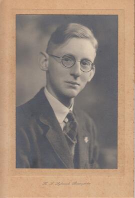 Photographic portrait of Robert Jasper Selwyn