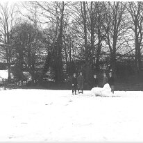 5 boys and snow sphinx Original caption: 5 boys and snow sphinx