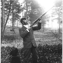 Alick hunting (the eye) Alick hunting (the eye) Original caption: Alick ........ (the eye)