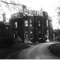 Tanyard House Little Mill, East Peckham now part of the factory of Muraspec Ltd. manufacturers of wall coverings. Original caption: E.Peckham house