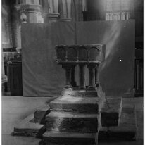 Sedgeford font Original caption: Sedgeford font