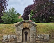 Pump and war memorial, Lealholm