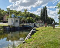 Lift bridge at Éclusier-Vaux