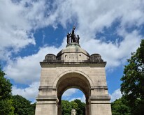 The museum and walkway through the memorial arch